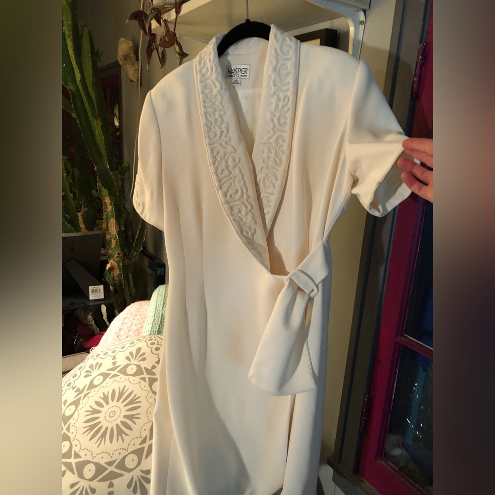 Kasper by ASL cream wrap dress | Beautiful embroidered detailing